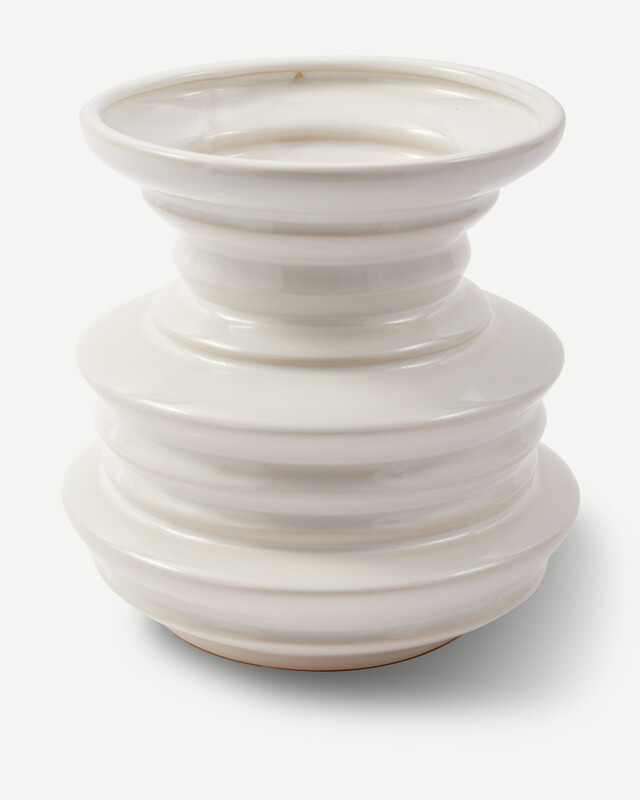 vase stacked plates dark green, White, pdp