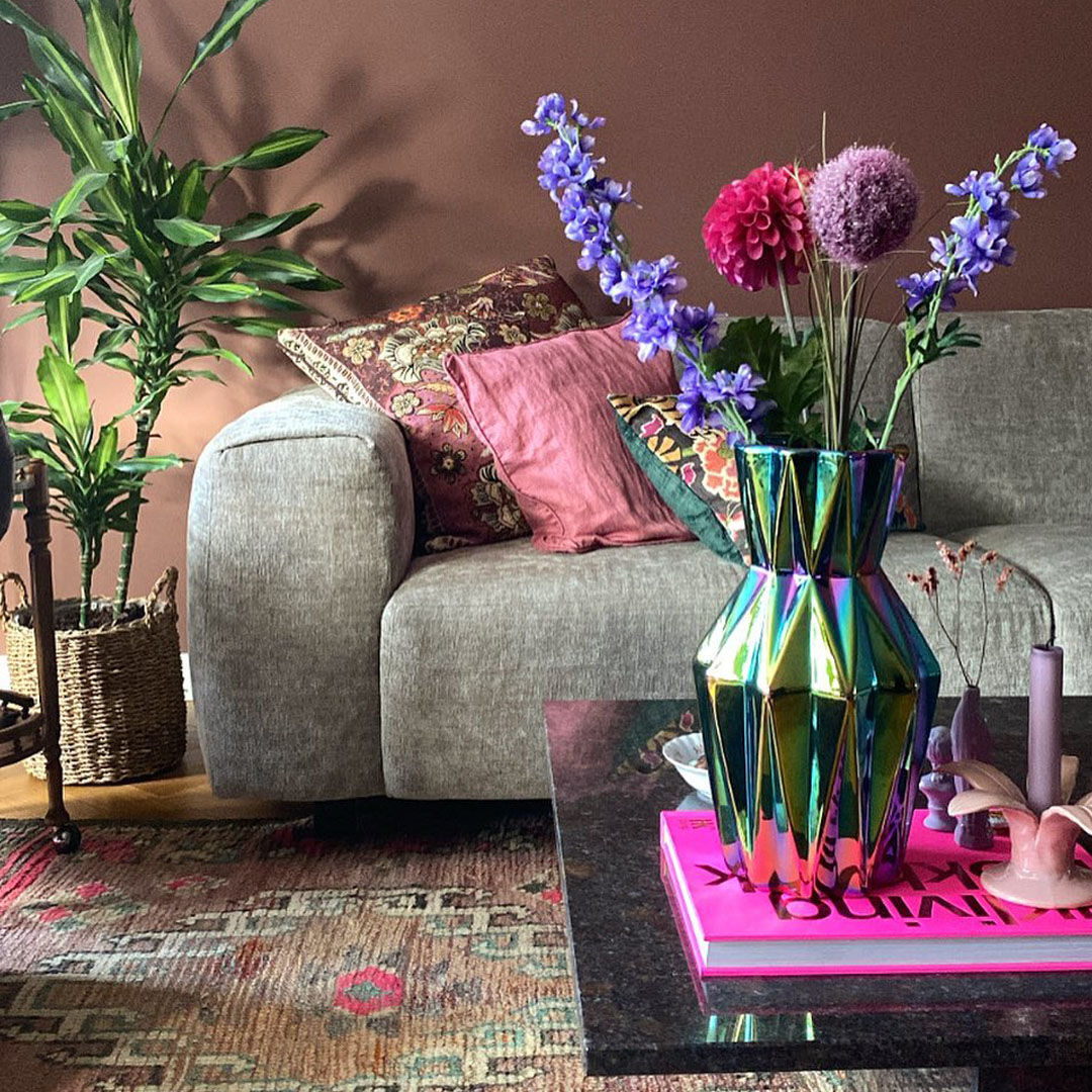 Shop Oily Folds Vase - S| POLSPOTTEN