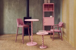 cabinet Toss tall pink, light pink, medium