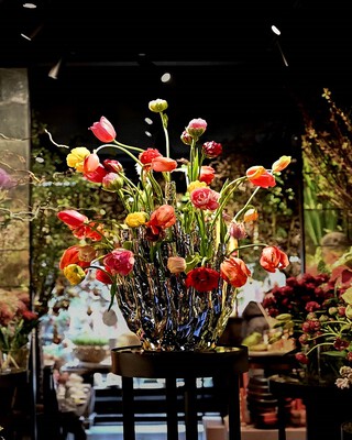 Coral Vase 50-tulips